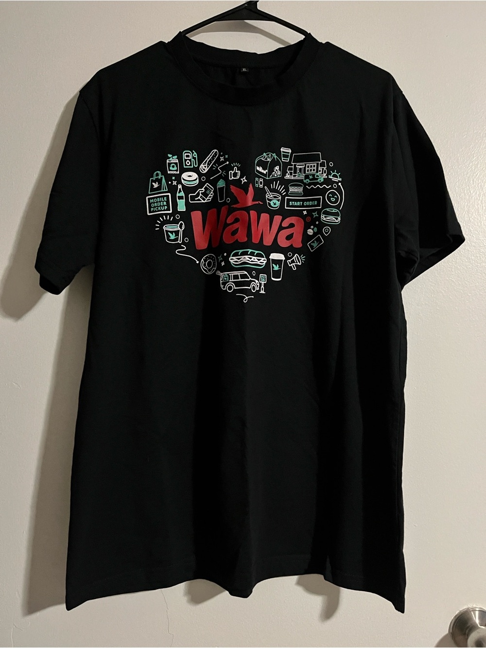 Wawa Black Graphic Heart Logo Tee - Women's Short Sleeve fitted